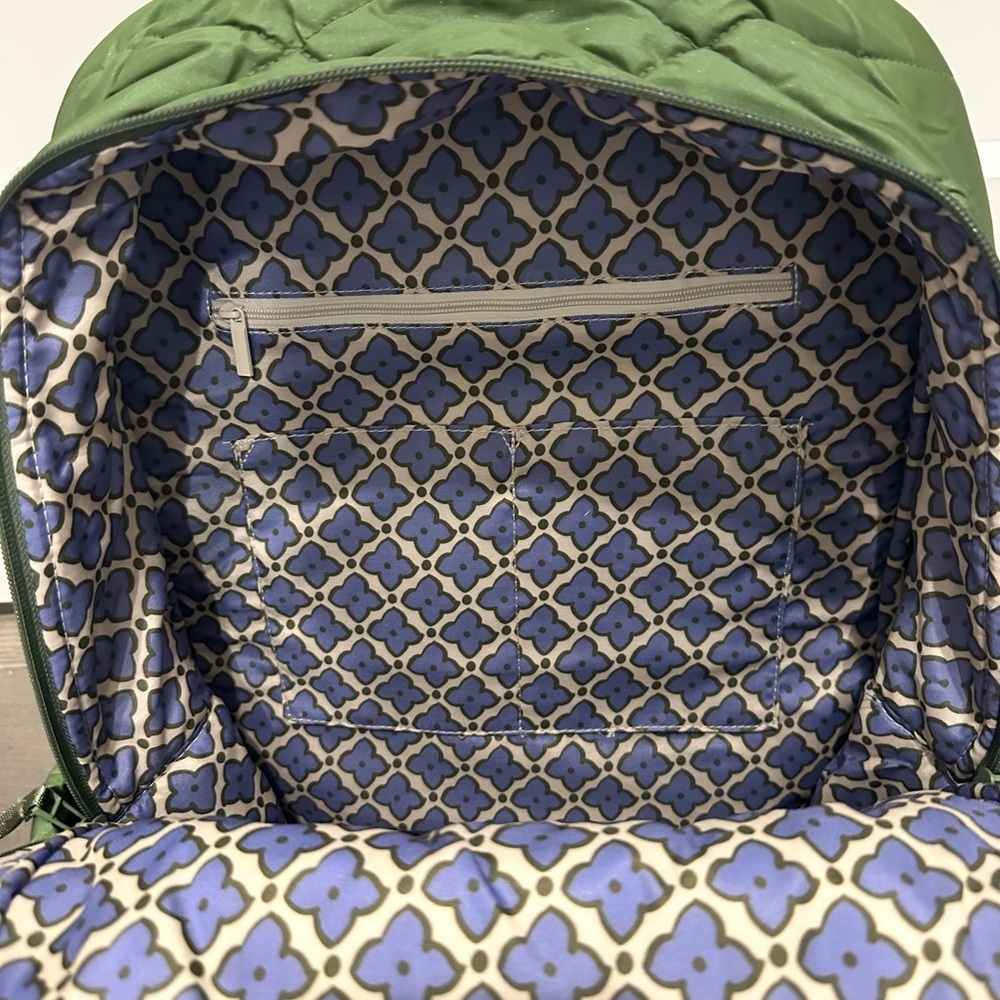 Vera Bradley Ultralight Essential Large Backpack NWT - Picture 7 of 11